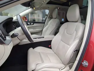 XC60 Inscription Recharge Plug-In Hybrid AWD T8 