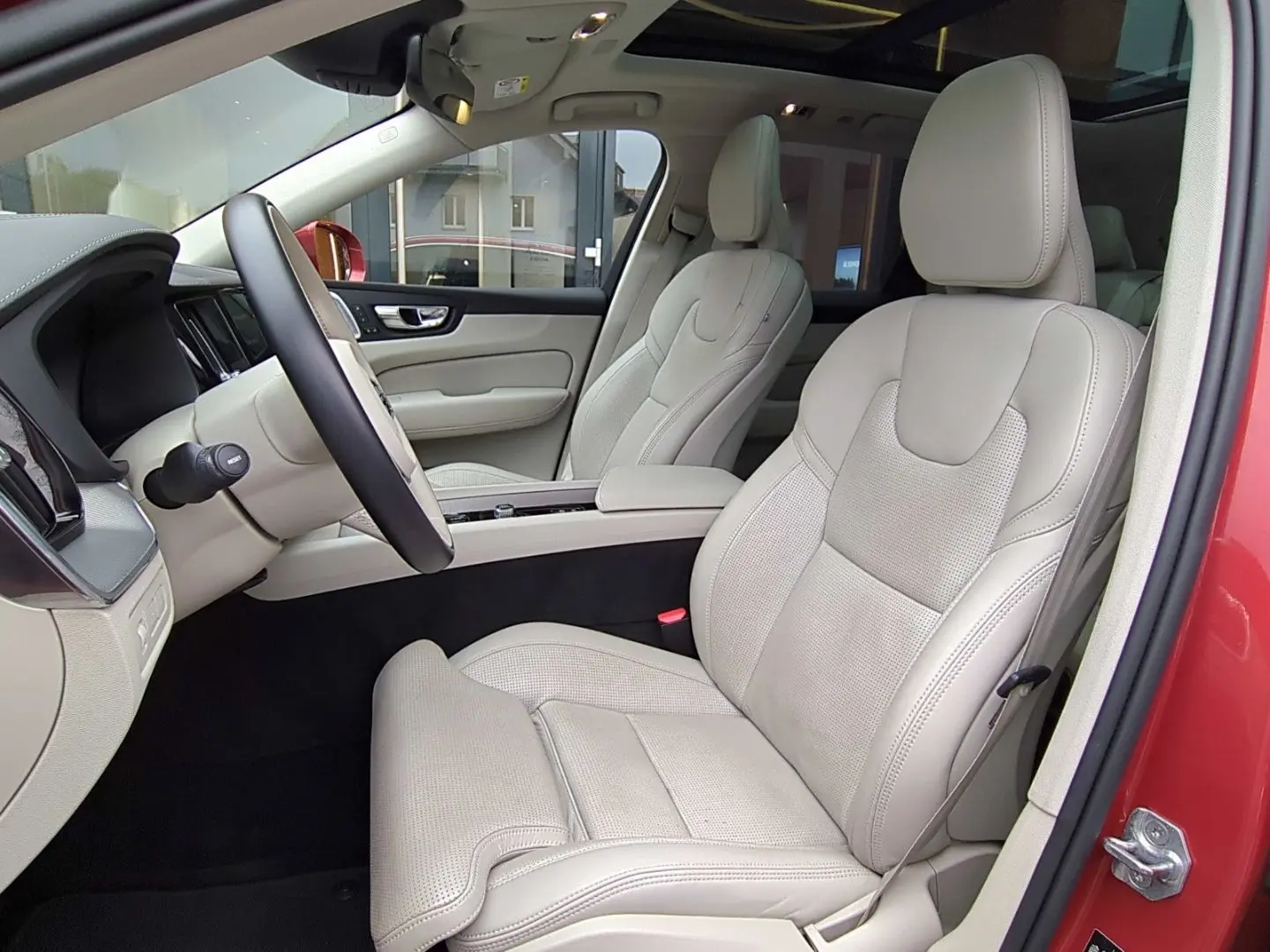 XC60 Inscription Recharge Plug-In Hybrid AWD T8 