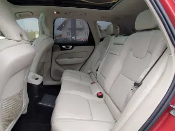 XC60 Inscription Recharge Plug-In Hybrid AWD T8 