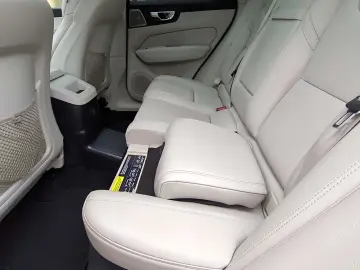 XC60 Inscription Recharge Plug-In Hybrid AWD T8 