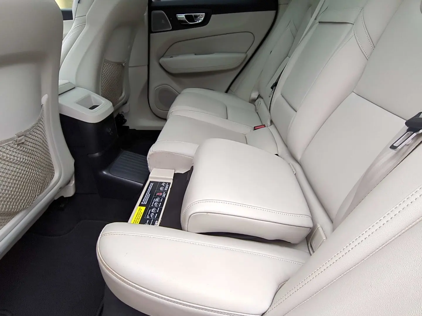 XC60 Inscription Recharge Plug-In Hybrid AWD T8 