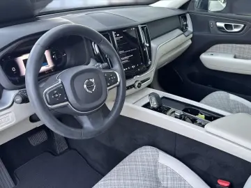 XC 60 Inscription Expression Recharge Plug-In