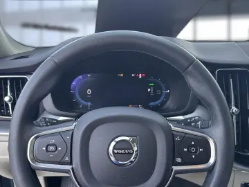 XC 60 Inscription Expression Recharge Plug-In