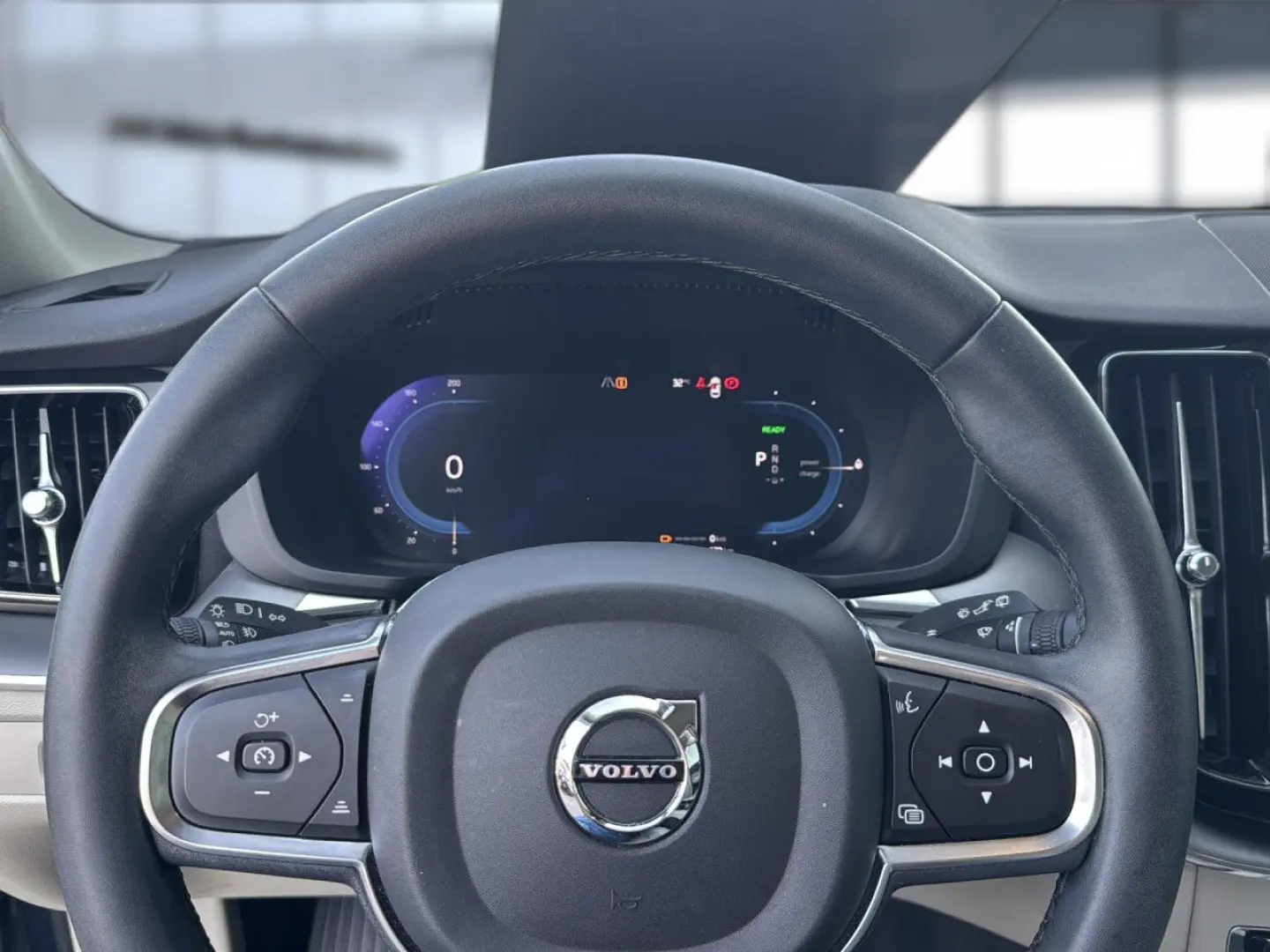 XC 60 Inscription Expression Recharge Plug-In
