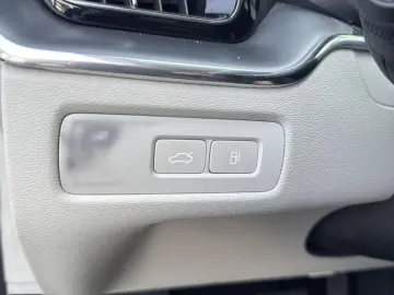 XC 60 Inscription Expression Recharge Plug-In