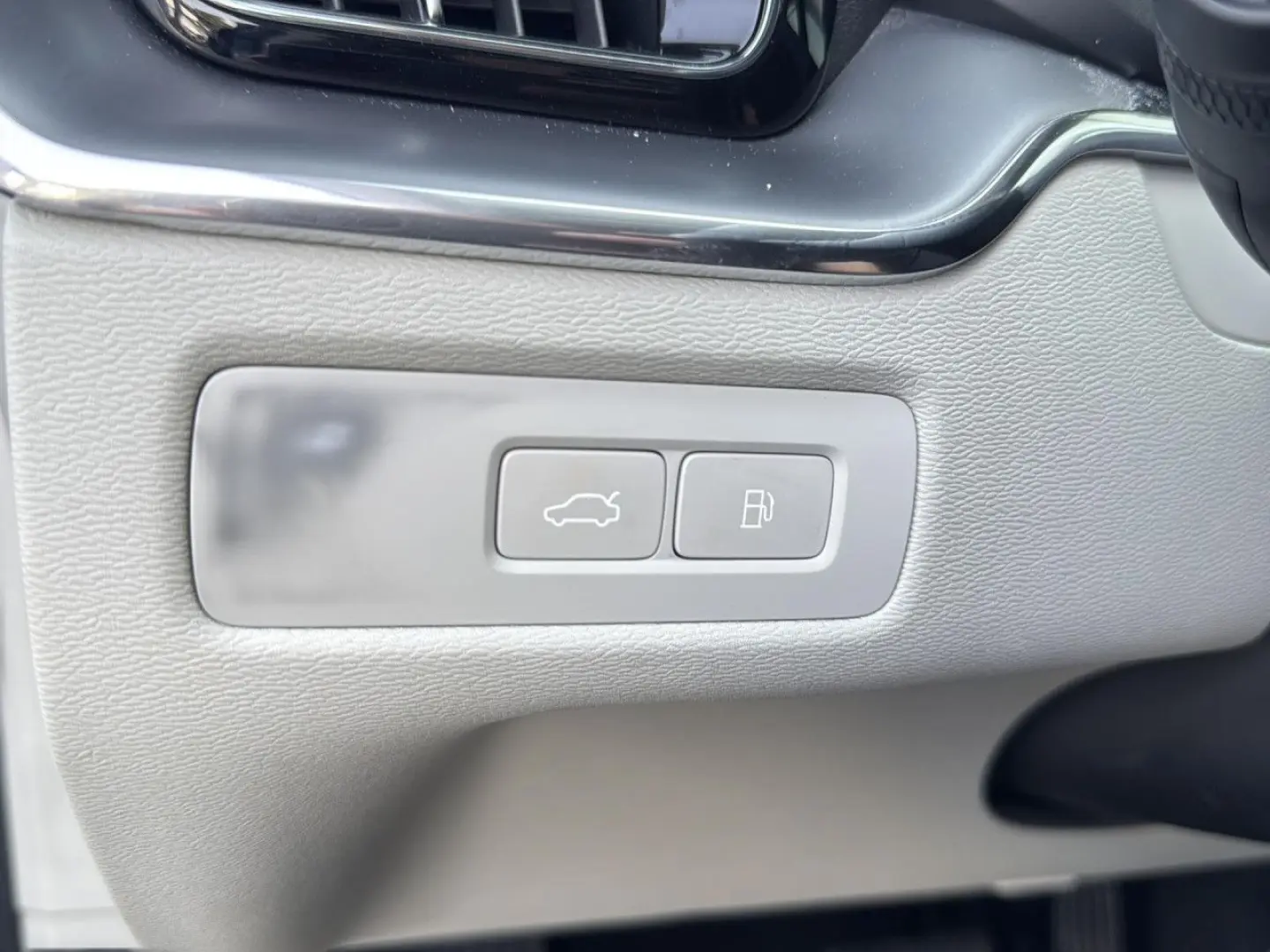 XC 60 Inscription Expression Recharge Plug-In