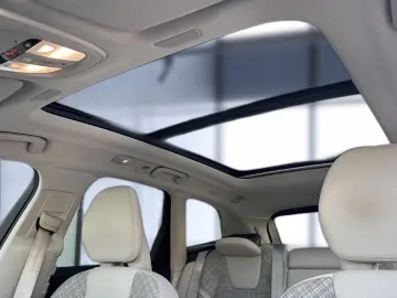 XC 60 Inscription Expression Recharge Plug-In