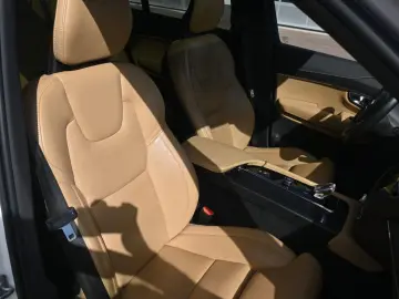 XC90 T8 Inscript. PHEV AWD*H&K*RFK*PANO*STHZG*