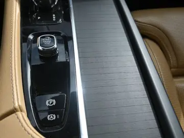 XC90 T8 Inscript. PHEV AWD*H&K*RFK*PANO*STHZG*