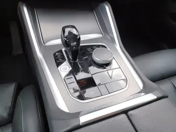 X6 xDrive30d/Hud/H&K/Ventilation/Laser/DisplayKey/360Camera