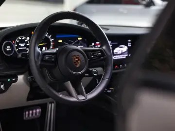 992 GT3 Touring | Exclusive Manufaktur - Voll