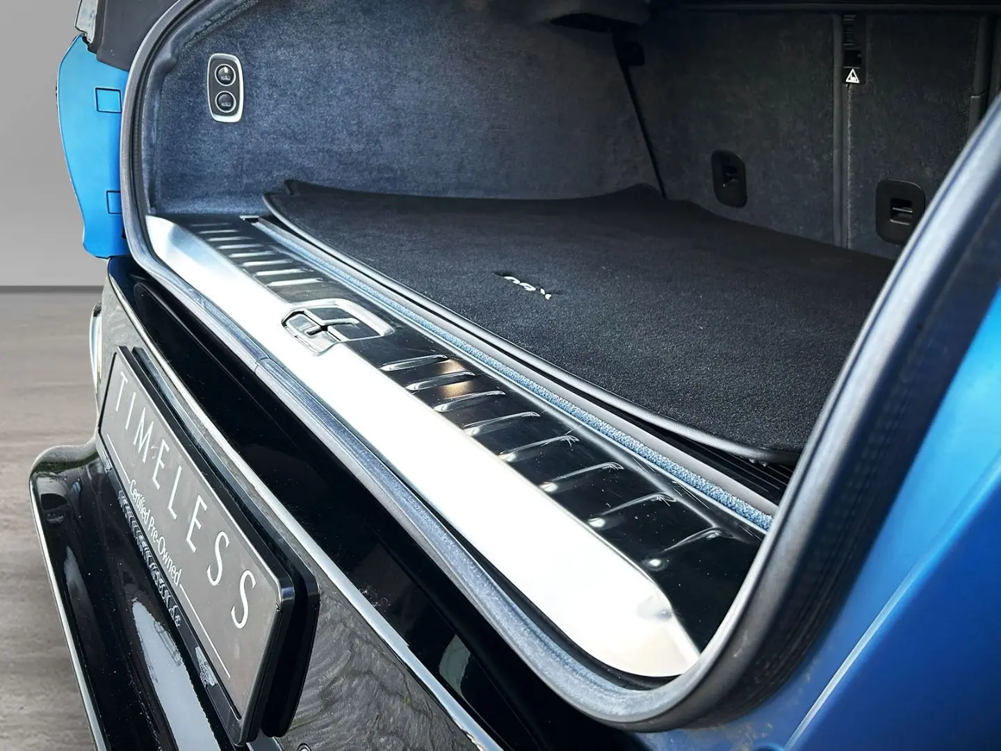 DBX 707 Satin Plasma Blue Q Standheizung