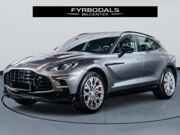 DBX 4.0 V8 707 hp AWD Magnetic Silver