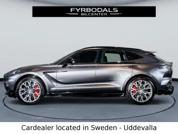DBX 4.0 V8 707 hp AWD Magnetic Silver
