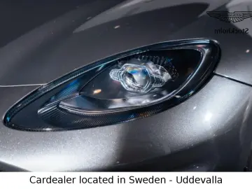 DBX 4.0 V8 707 hp AWD Magnetic Silver