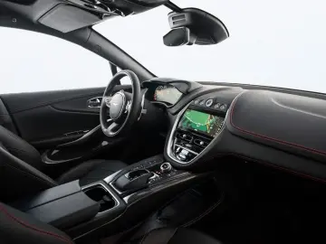 DBX 4.0 V8 707 hp AWD Magnetic Silver