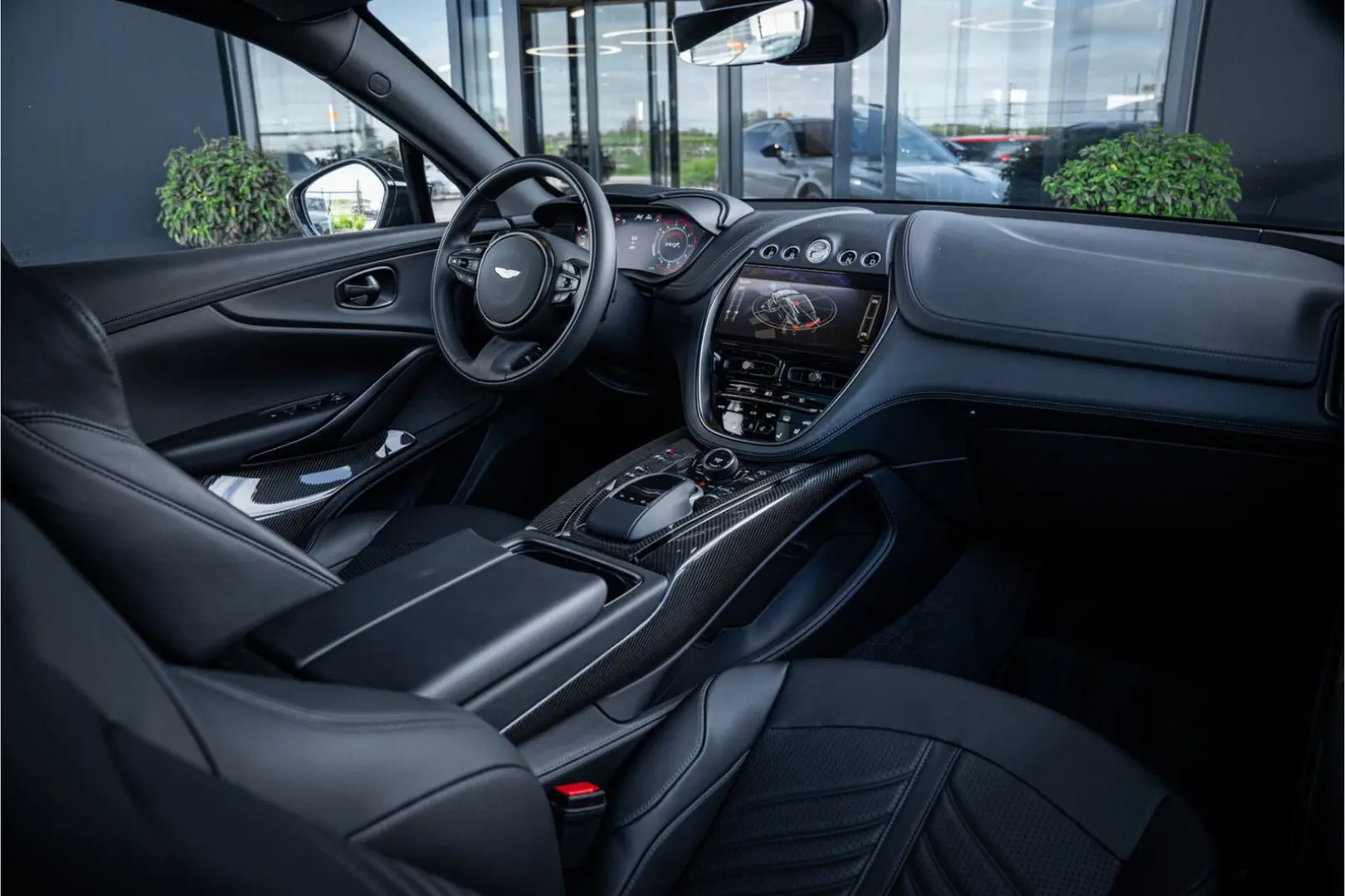 Aston Martin DBX 4.0 V8 707 - Panorama