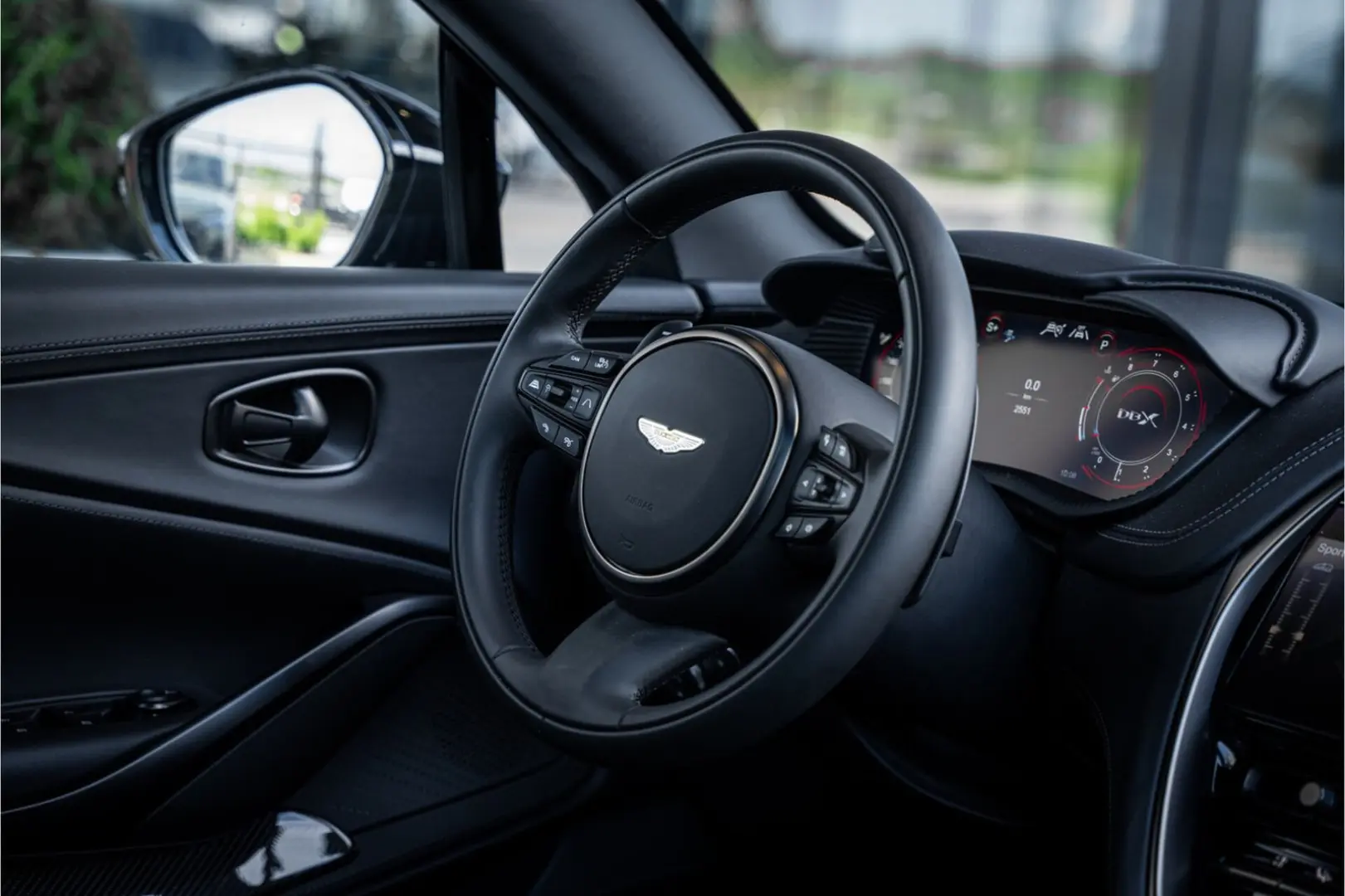 Aston Martin DBX 4.0 V8 707 - Panorama