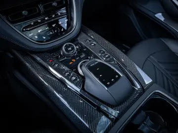 Aston Martin DBX 4.0 V8 707 - Panorama