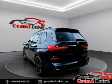 X7 xDrive40i/M PAKET/7 SITZE/LUFTFEDERUNG/360°