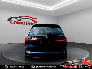 X7 xDrive40i/M PAKET/7 SITZE/LUFTFEDERUNG/360°