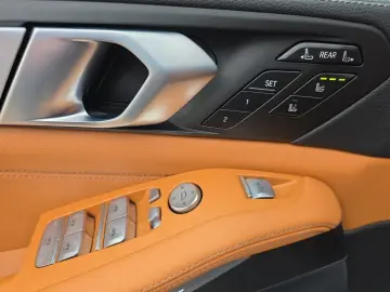 X7 xDrive40i/M PAKET/7 SITZE/LUFTFEDERUNG/360°
