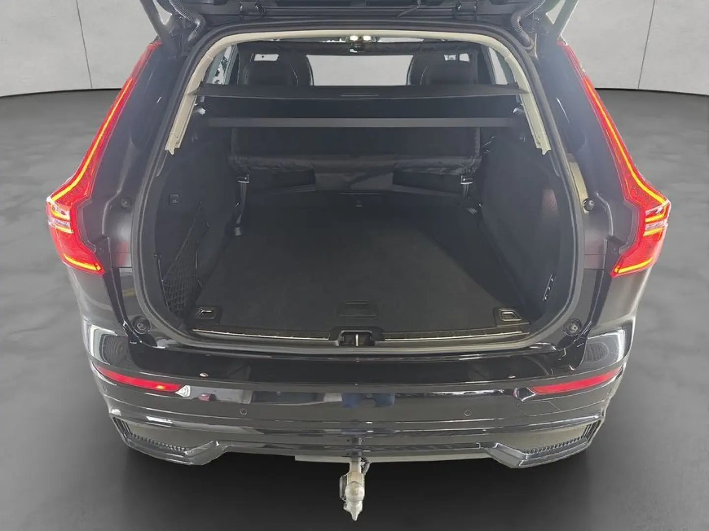 Volvo XC60 B5 B AWD Plus Dark