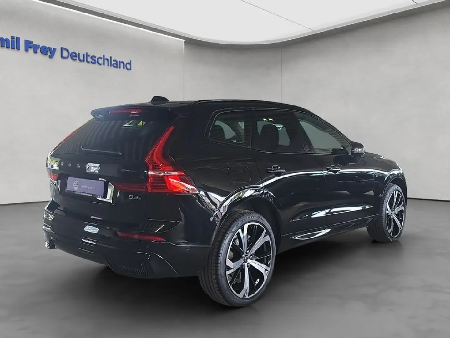 Volvo XC60 B5 B AWD Plus Dark