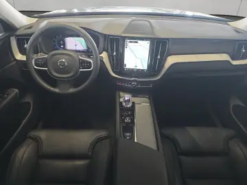 Volvo XC60 B5 B AWD Plus Dark
