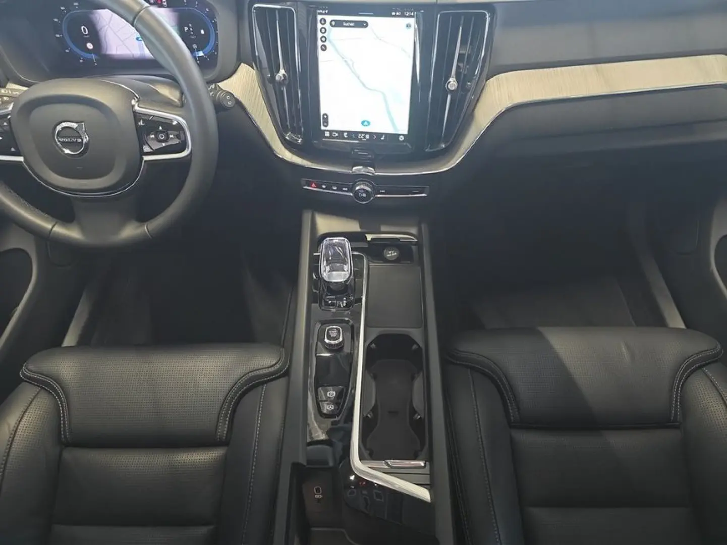 Volvo XC60 B5 B AWD Plus Dark