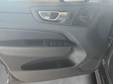 Volvo XC60 B5 B AWD Plus Dark