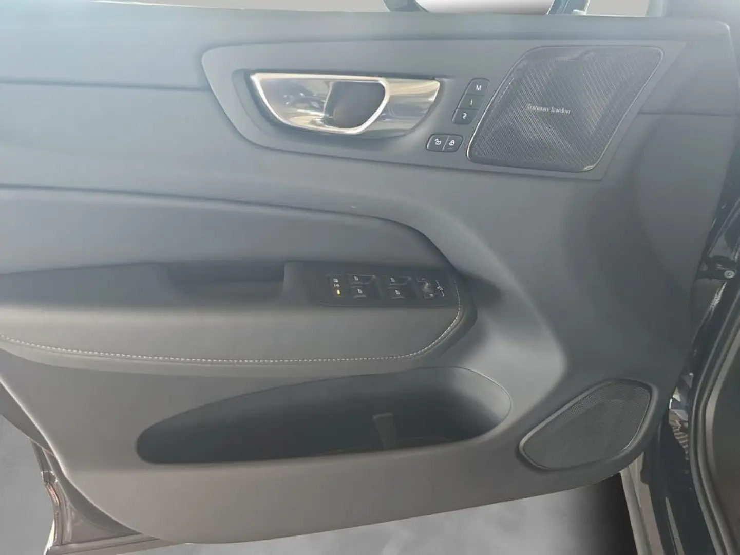 Volvo XC60 B5 B AWD Plus Dark