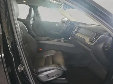 Volvo XC60 B5 B AWD Plus Dark