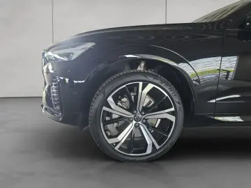Volvo XC60 B5 B AWD Plus Dark