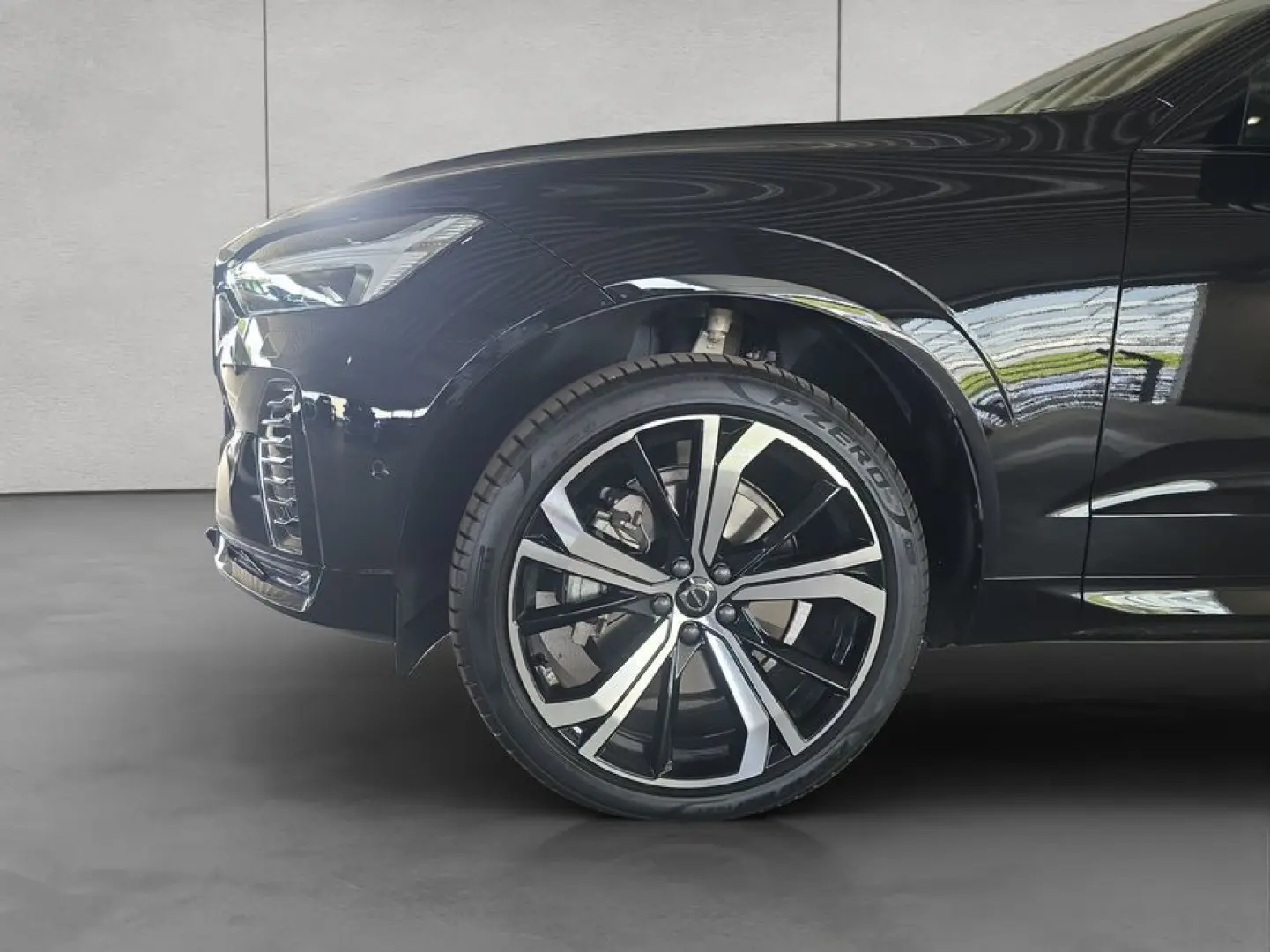 Volvo XC60 B5 B AWD Plus Dark