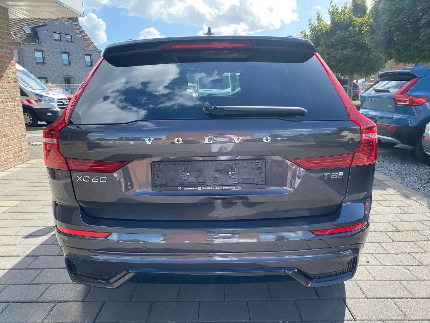 Volvo XC60 T8 Ultra Dark Plug-In Hybrid