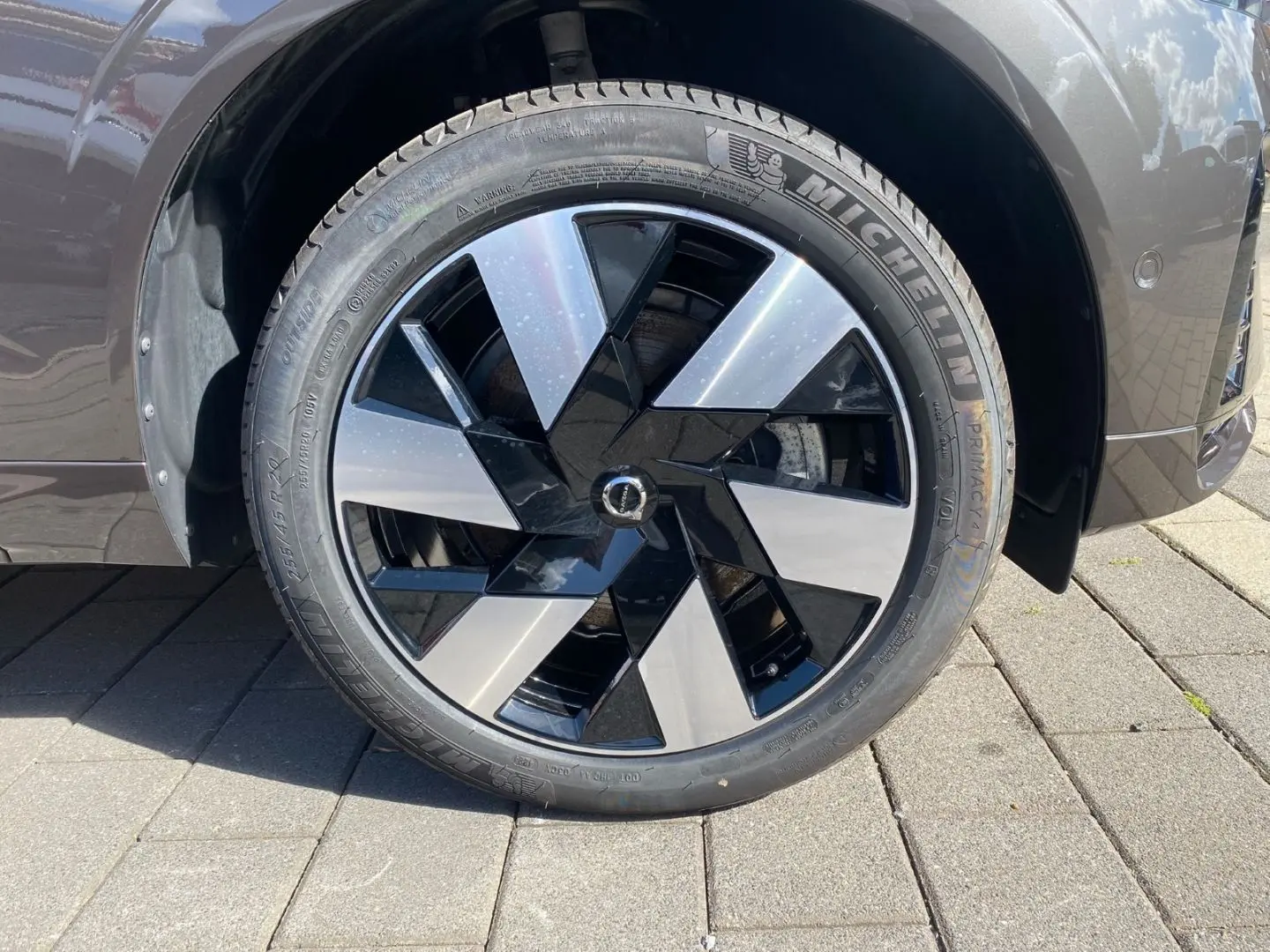 Volvo XC60 T8 Ultra Dark Plug-In Hybrid