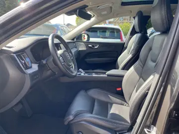 Volvo XC60 T8 Ultra Dark Plug-In Hybrid