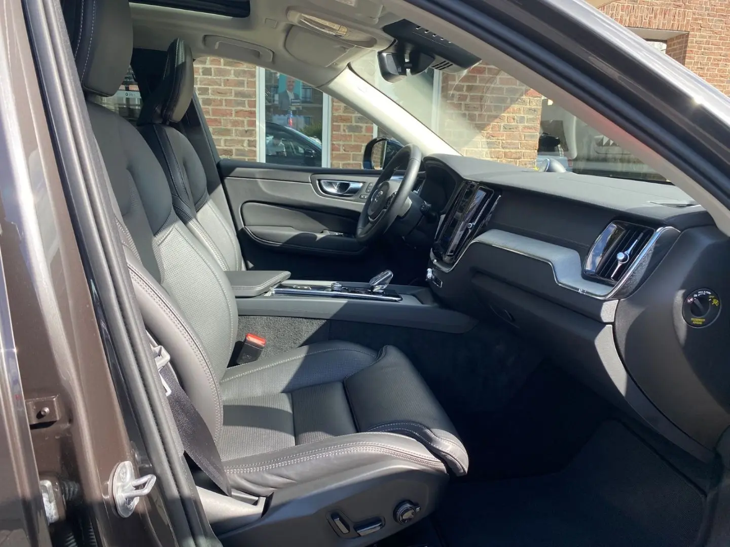 Volvo XC60 T8 Ultra Dark Plug-In Hybrid
