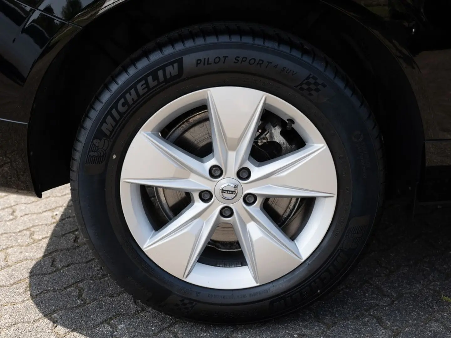XC60 B4 Core KLIMA NAVI FACEL. LED KAMERA AHK
