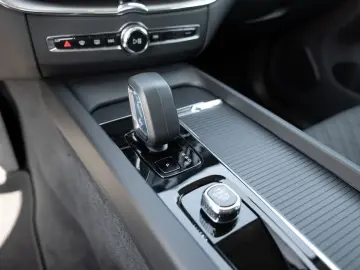 XC60 B4 Core KLIMA NAVI FACEL. LED KAMERA AHK