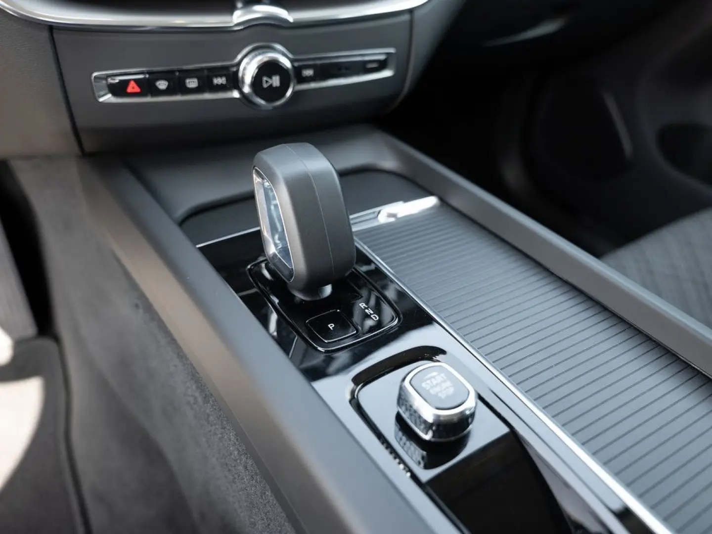 XC60 B4 Core KLIMA NAVI FACEL. LED KAMERA AHK