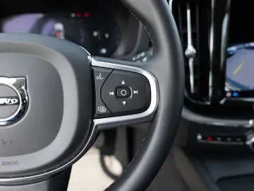 XC60 B4 Core KLIMA NAVI FACEL. LED KAMERA AHK