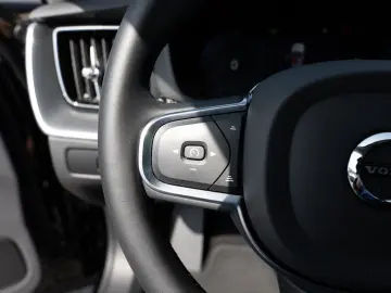 XC60 B4 Core KLIMA NAVI FACEL. LED KAMERA AHK