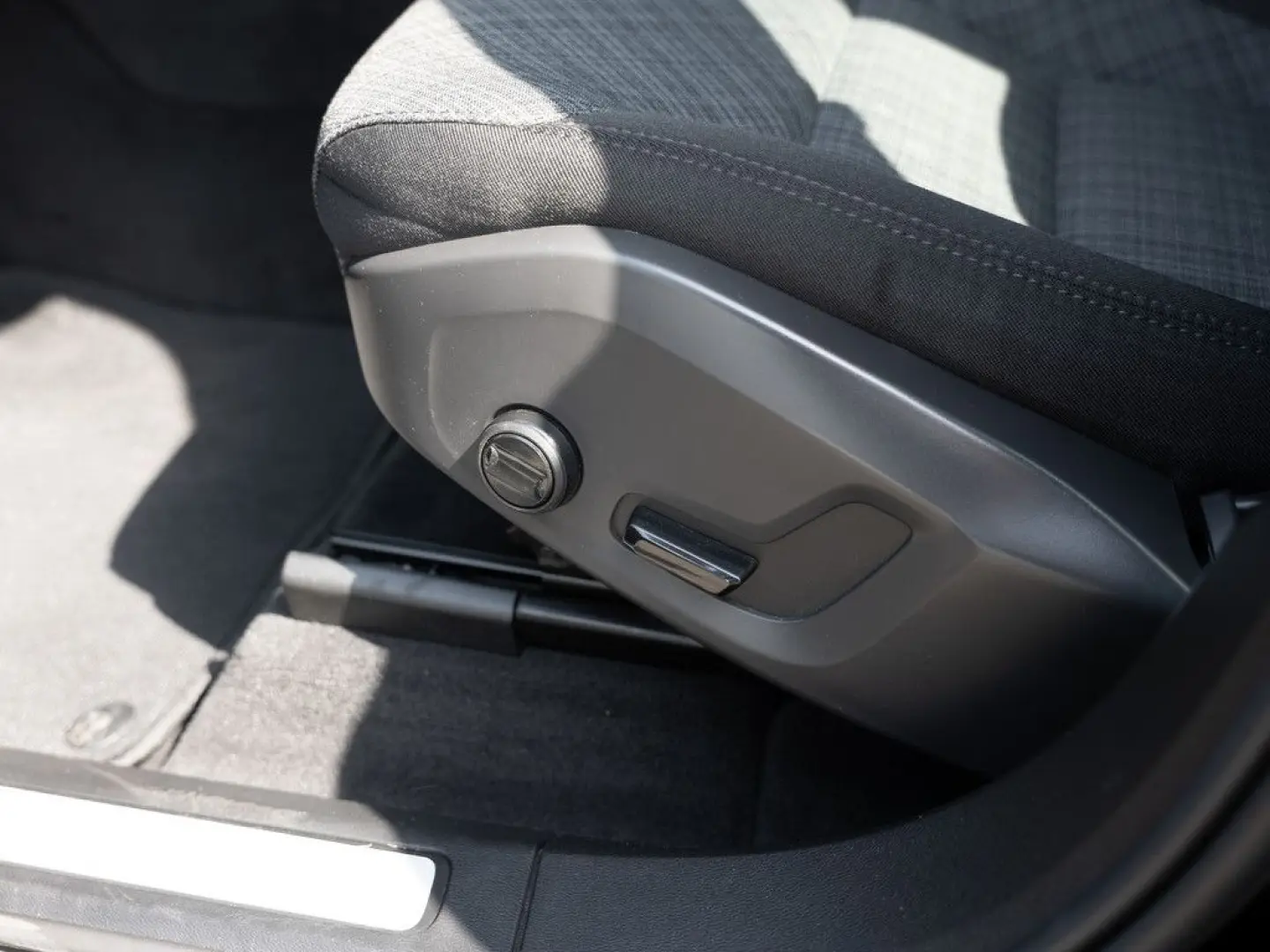 XC60 B4 Core KLIMA NAVI FACEL. LED KAMERA AHK