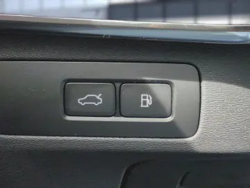 XC90 T8 Recharge Ultra Bright Plug-In Hybrid AWD