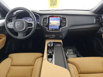 XC90 Plus Bright Recharge Plug-In Hybrid AWD T8