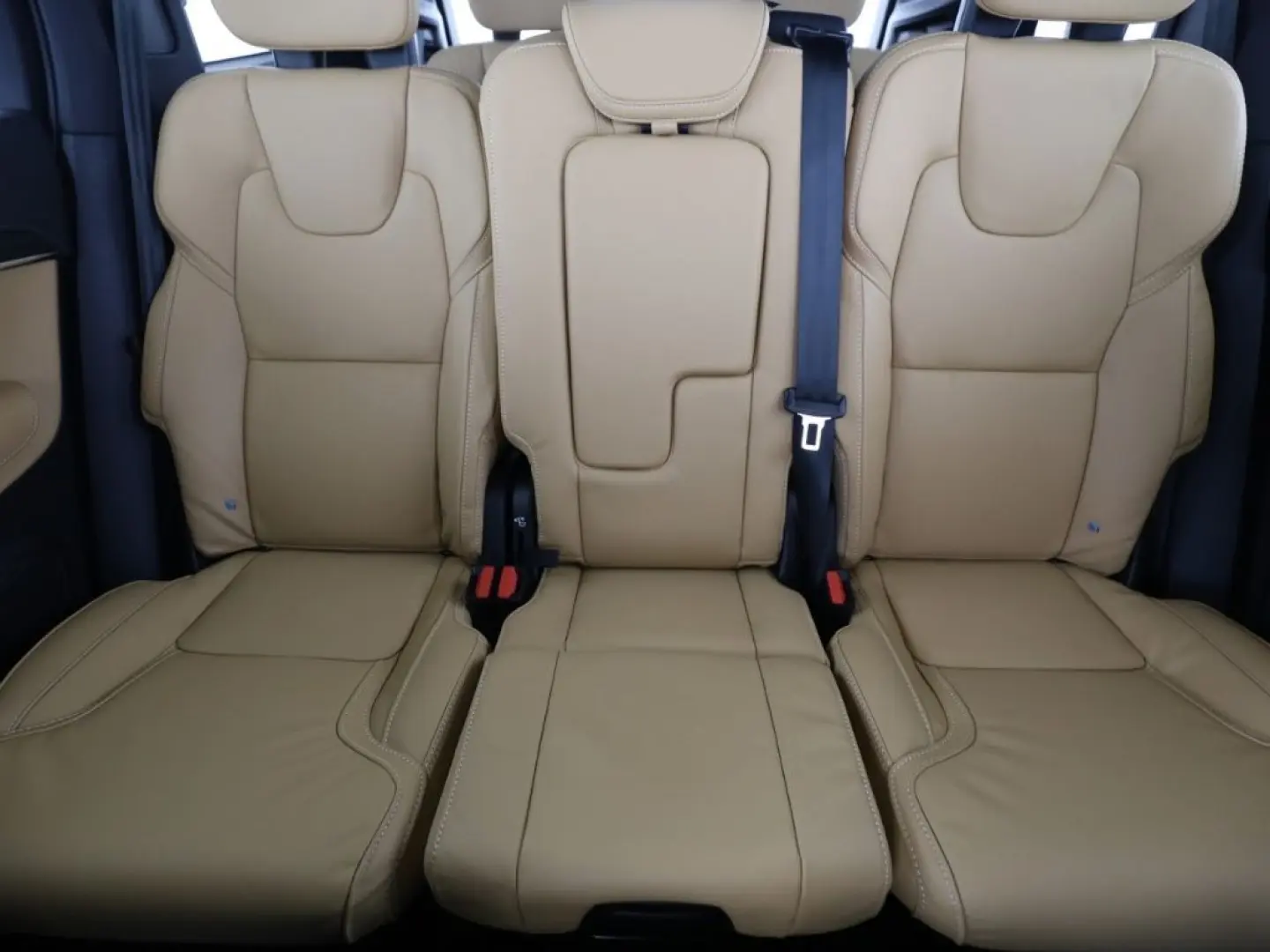 XC90 Plus Bright Recharge Plug-In Hybrid AWD T8