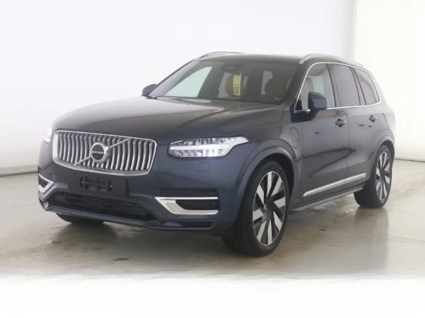 XC90 Plus Bright Recharge Plug-In Hybrid AWD T8
