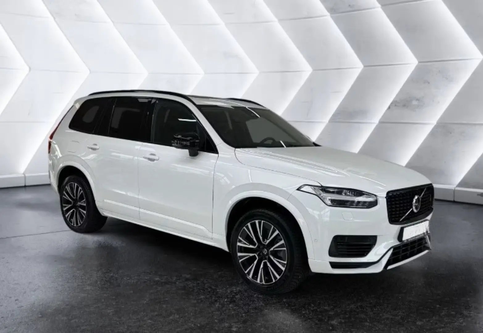 XC90 T8 AWD Plus Dark Plug-In ACC BLIS AHK H/K